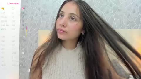 Snapshot of sara_melo chatting on June 13, 2026, 2:04 pm Sara online show from June 13, 2026, 2:04 pm