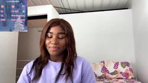 Snapshot of sara_muscle chatting on December 6, 2024, 10:08 pm Sara online show from December 6, 2024, 10:08 pm