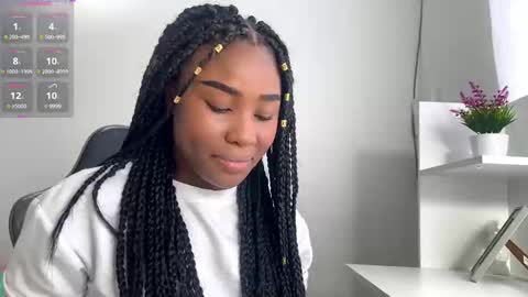 Snapshot of sara_muscle chatting on December 14, 2024, 9:35 pm Sara online show from December 14, 2024, 9:35 pm