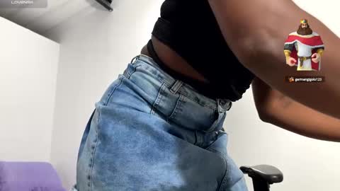 Snapshot of sara_muscle chatting on January 15, 2025, 2:06 am Sara online show from January 15, 2025, 2:06 am