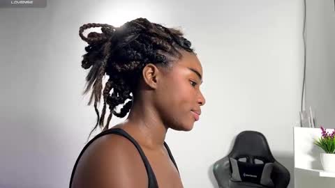 Snapshot of sara_muscle chatting on January 16, 2025, 3:23 am Sara online show from January 16, 2025, 3:23 am