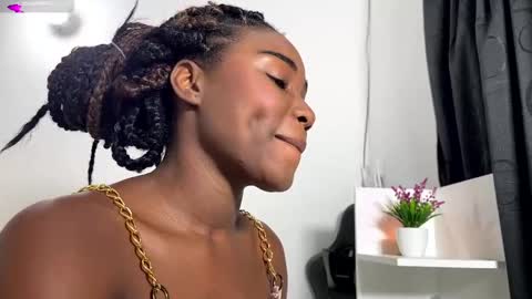 Snapshot of sara_muscle chatting on January 23, 2025, 2:12 am Sara online show from January 23, 2025, 2:12 am