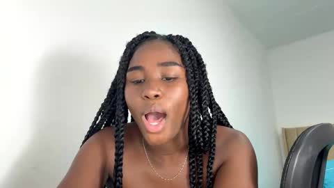 Snapshot of sara_muscle chatting on September 18, 2025, 9:50 pm Sara online show from September 18, 2025, 9:50 pm