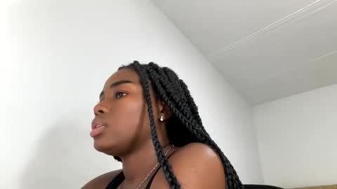 Snapshot of sara_muscle chatting on September 25, 2025, 11:41 pm Sara online show from September 25, 2025, 11:41 pm