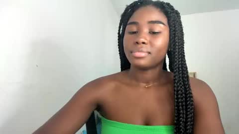 Snapshot of sara_muscle chatting on September 30, 2025, 9:20 pm Sara online show from September 30, 2025, 9:20 pm