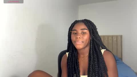 Snapshot of sara_muscle chatting on October 14, 2025, 11:38 pm Sara online show from October 14, 2025, 11:38 pm