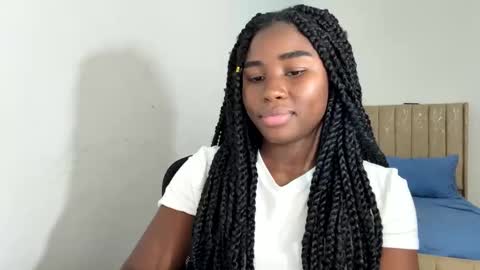 Snapshot of sara_muscle chatting on October 16, 2025, 5:19 am Sara online show from October 16, 2025, 5:19 am