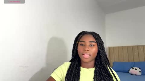 Snapshot of sara_muscle chatting on October 17, 2025, 10:23 pm Sara online show from October 17, 2025, 10:23 pm