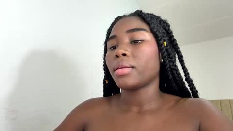 Snapshot of sara_muscle chatting on November 14, 2025, 5:39 am Sara online show from November 14, 2025, 5:39 am