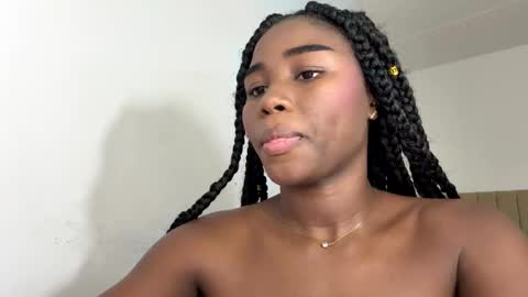 Snapshot of sara_muscle chatting on November 17, 2025, 12:38 am Sara online show from November 17, 2025, 12:38 am