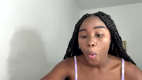 Snapshot of sara_muscle chatting on November 20, 2025, 5:18 am Sara online show from November 20, 2025, 5:18 am