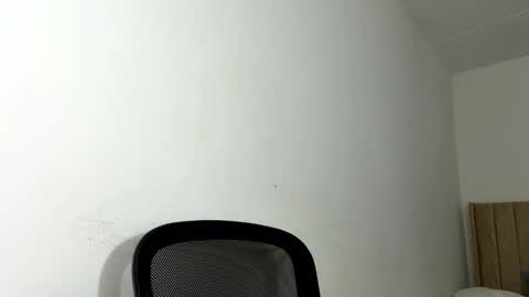 Snapshot of sara_muscle chatting on November 26, 2025, 12:17 pm Sara online show from November 26, 2025, 12:17 pm