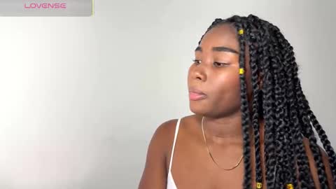 Snapshot of sara_muscle chatting on December 4, 2025, 5:50 am Sara online show from December 4, 2025, 5:50 am