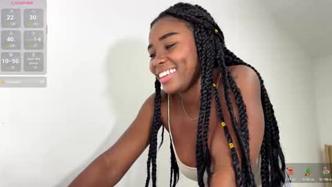 Snapshot of sara_muscle chatting on December 14, 2025, 11:09 pm Sara online show from December 14, 2025, 11:09 pm