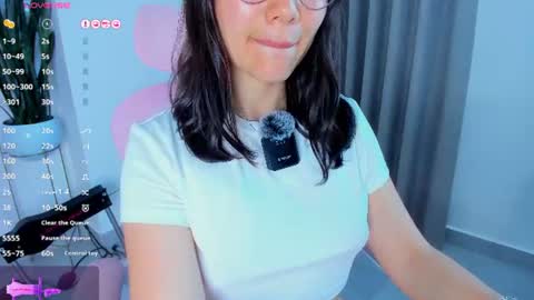 Snapshot of sara_ospina22 chatting on June 24, 2026, 6:18 pm Sara online show from June 24, 2026, 6:18 pm