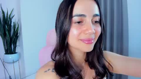 Snapshot of sara_ospina22 chatting on July 24, 2026, 8:18 pm Sara online show from July 24, 2026, 8:18 pm