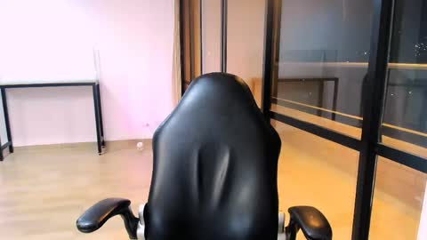Snapshot of sara_oxford chatting on April 22, 2026, 5:32 am Sara online show from April 22, 2026, 5:32 am