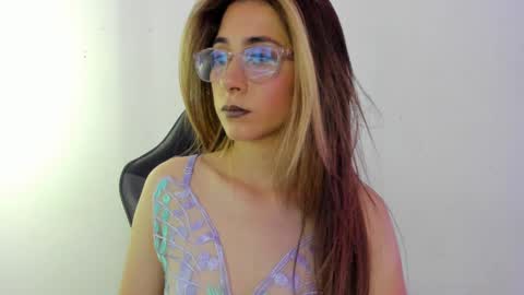 sara_roades online show from November 15, 2025, 11:10 pm