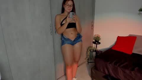 Snapshot of sara_sweett9 chatting on July 28, 2026, 3:21 pm sara_sweett9 online show from July 28, 2026, 3:21 pm