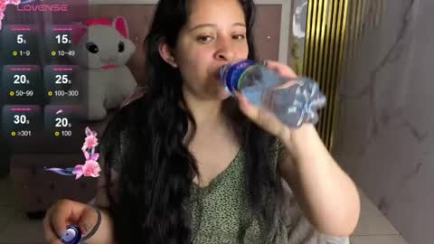 Sara T. online show from May 26, 2026, 3:13 am