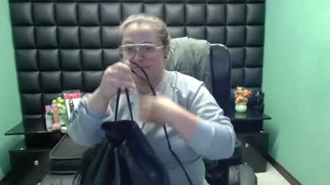 Snapshot of sara_thonson_ chatting on February 21, 2025, 3:23 am sara_thonson_ online show from February 21, 2025, 3:23 am