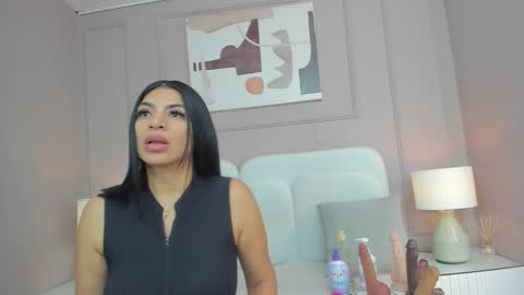 Snapshot of sara_vanegas1 chatting on September 28, 2025, 11:48 am Sara online show from September 28, 2025, 11:48 am