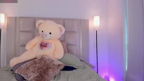 Snapshot of saraa_milleer chatting on April 22, 2026, 5:58 pm Sara Miller online show from April 22, 2026, 5:58 pm