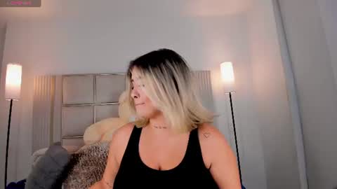 Snapshot of saraa_milleer chatting on June 16, 2026, 10:56 pm Sara Miller online show from June 16, 2026, 10:56 pm