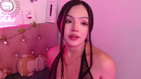          online show from October 3, 2025, 2:25 pm