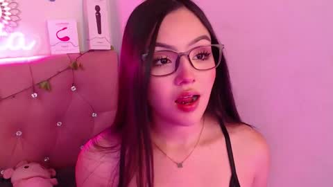          online show from October 21, 2025, 3:46 pm