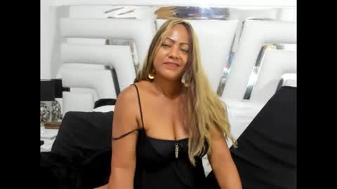 Snapshot of saraajhons chatting on November 26, 2025, 10:11 pm Sara online show from November 26, 2025, 10:11 pm