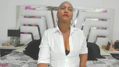 Snapshot of saraajhons chatting on November 28, 2025, 9:06 pm Sara online show from November 28, 2025, 9:06 pm