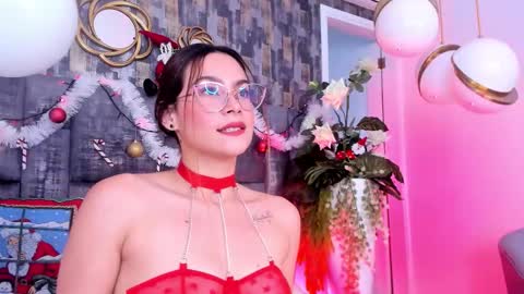 Snapshot of saraalvarezx chatting on December 5, 2025, 2:47 pm Sara Alvarezx online show from December 5, 2025, 2:47 pm