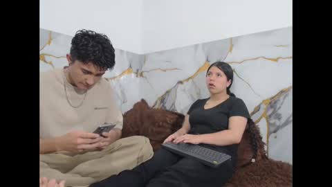 sara and thomas online show from November 22, 2025, 10:09 pm