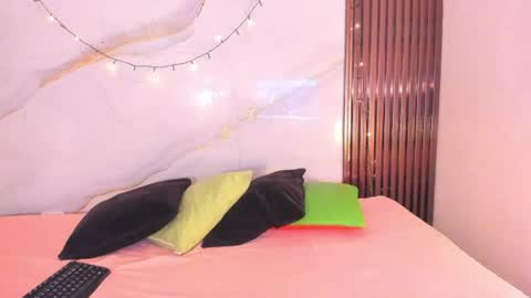 Snapshot of saraapril_1 chatting on July 14, 2026, 7:19 pm SARAHGIL online show from July 14, 2026, 7:19 pm