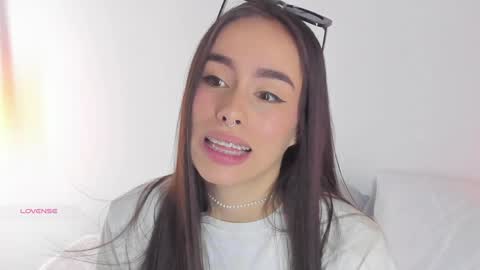 Sara online show from December 5, 2024, 5:06 pm