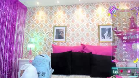 SaraAvila  online show from March 18, 2026, 7:06 pm