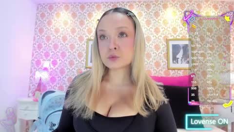 SaraAvila  online show from May 28, 2026, 9:12 pm