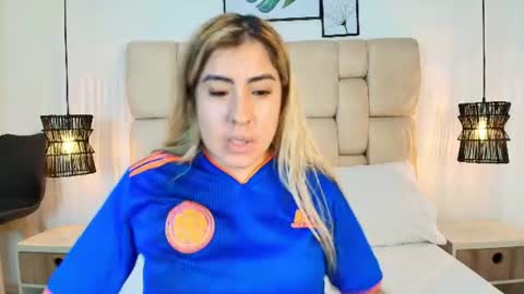sarablonde_t online show from June 17, 2026, 7:26 pm