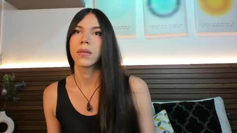Snapshot of saracutie_ chatting on April 17, 2026, 7:28 pm Sara online show from April 17, 2026, 7:28 pm