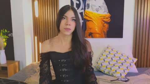 Snapshot of saracutie_ chatting on April 22, 2026, 7:48 pm Sara online show from April 22, 2026, 7:48 pm