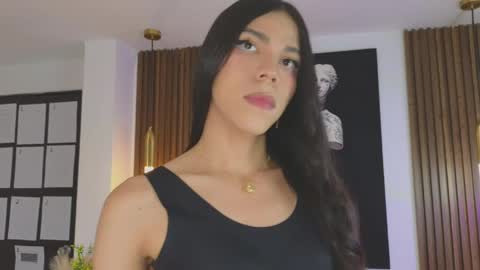 Snapshot of saracutie_ chatting on April 28, 2026, 7:41 pm Sara online show from April 28, 2026, 7:41 pm