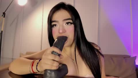 Sara  online show from May 4, 2026, 7:32 pm