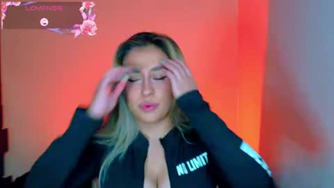 saradiazxxx online show from June 13, 2026, 4:21 am