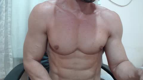 saradorj92 online show from December 1, 2025, 5:56 am