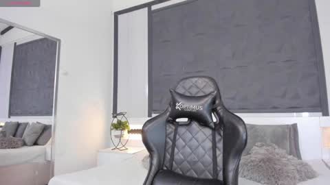  Sara Gomez  online show from January 27, 2025, 3:07 pm