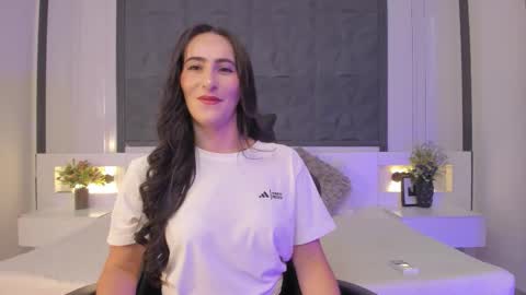 Snapshot of saragomez_1 chatting on February 20, 2026, 1:22 pm Sara Gomez online show from February 20, 2026, 1:22 pm