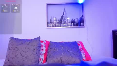 sarah_ashbourne online show from September 12, 2025, 11:54 am