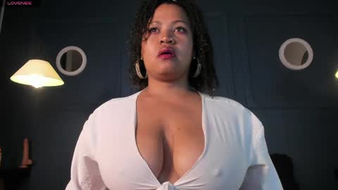 Snapshot of sarah_browns_ chatting on May 12, 2026, 4:20 am Sarah online show from May 12, 2026, 4:20 am