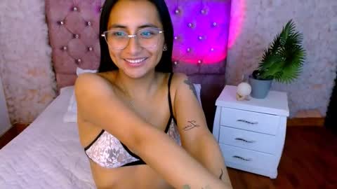 Snapshot of sarah_bubbles chatting on December 4, 2025, 1:42 pm sarah_bubbles online show from December 4, 2025, 1:42 pm